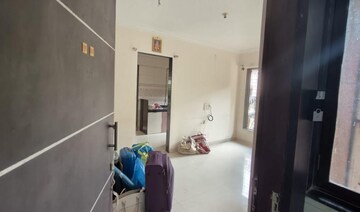 Furnished Amenities in 2 BHK Apartment at Shree Ganesh CHS Chembur, Chembur – for Rent
