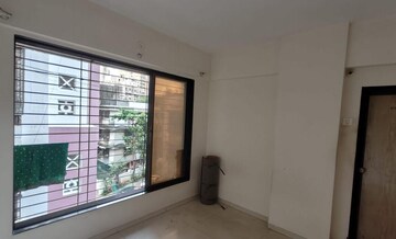 Room in 2 BHK Apartment at Shree Ganesh CHS Chembur, Chembur – for Rent