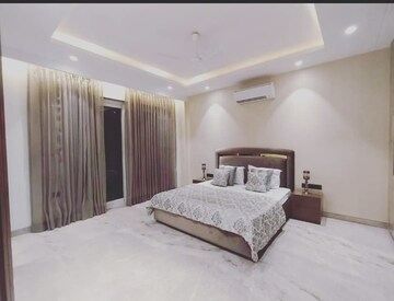 Bedroom in 3.5 BHK Apartment at Ambience Creacions, Sector 22 – for Rent
