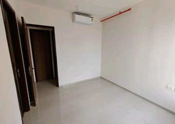Room in 3 BHK Apartment at Piramal Vaikunth, Balkum Pada – for Rent