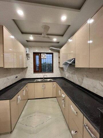 Kitchen in 3.5 BHK Apartment at Ambience Creacions, Sector 22 – for Rent