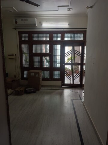 Room in 2.5 BHK Independent House at Gomti Nagar – for Rent
