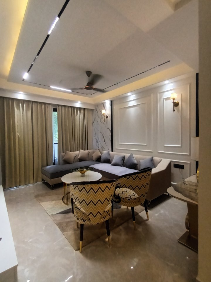 4 BHK + Pooja Room,Servant Room,Study Room Builder Floor For Sale in Unitech South City II