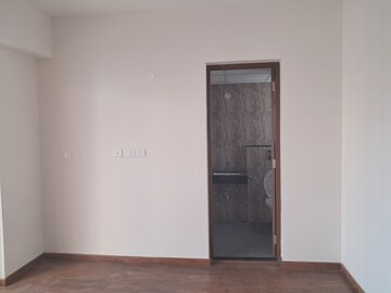 Room in 3 BHK Apartment at Shapoorji Pallonji Joyville Gurgaon, Sector 102 – for Rent