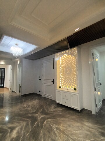 Furnished Amenities in 4 BHK Builder Floor at Infinite Luxury, South City 2 – for Sale