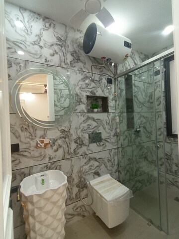 Furnished Amenities in 4 BHK Builder Floor at Infinite Luxury, South City 2 – for Sale