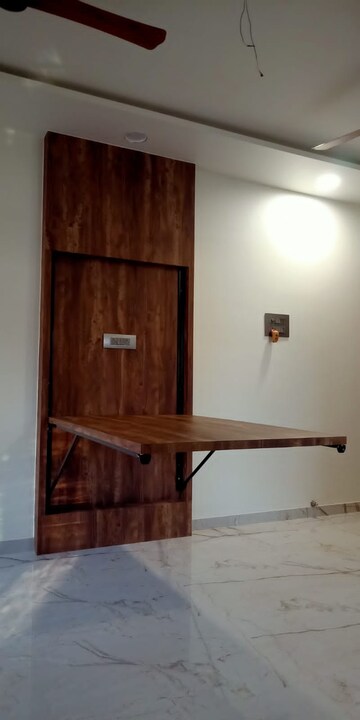Furnished Amenities in 2 BHK Apartment at Romell Empress, Borivali West – for Rent