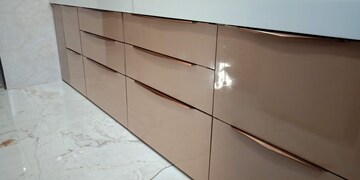 Furnished Amenities in 2 BHK Apartment at Romell Empress, Borivali West – for Rent