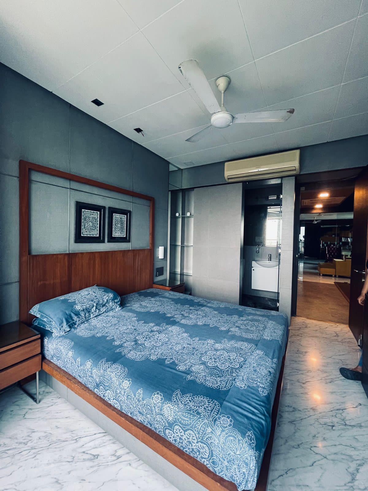 3 BHK + Servant Room Apartment For Sale in Oberoi Realty Esquire