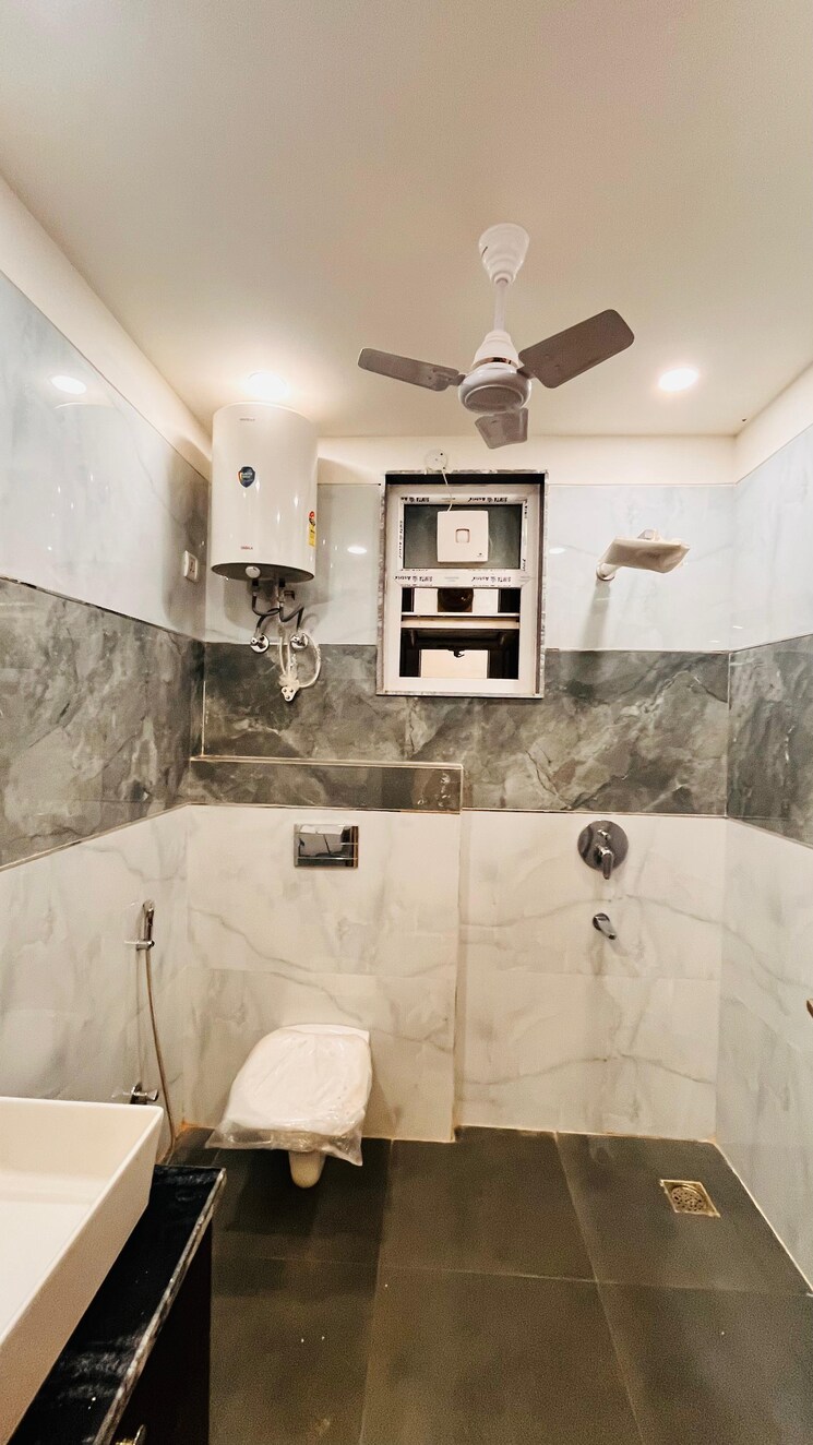 Bathroom, m3m-atrium 3 Bedroom 1400 Sq.Ft. Builder Floor In Sector 57 Gurgaon 8163367