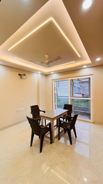 Master Bedroom in 3 BHK Builder Floor at M3M Atrium, Sector 57 – for Sale