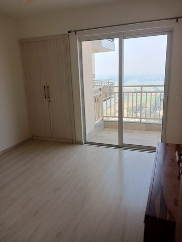 Room in 3 BHK Apartment at Tulip Violet, Sector 69 – for Rent