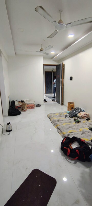 Room in 1 BHK Apartment at Gurukrupa Nigam, Ghatkopar East – for Rent