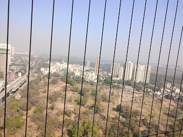 Master Bedroom in 2 BHK Apartment at Kalpataru Paramount, Kapur Bawdi – for Rent