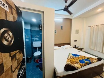 Bedroom in 3 BHK Builder Floor at Gomti Nagar – for Rent