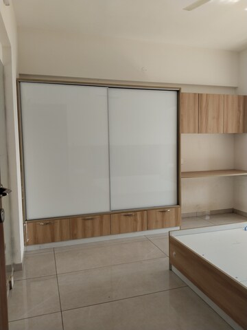 Room in 3 BHK Apartment at Aundh – for Rent