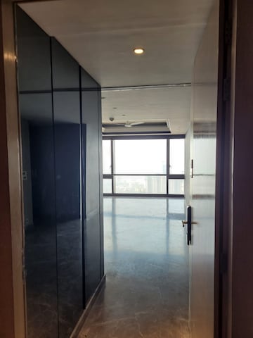 Room in 4 BHK Apartment at Lodha Parkside, Worli – for Rent