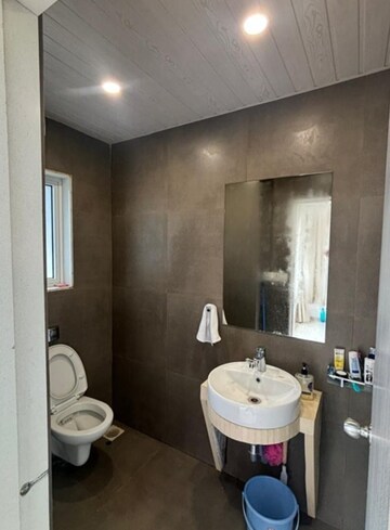Bathroom in 2 BHK Apartment at Raheja Sherwood, Goregaon East – for Sale