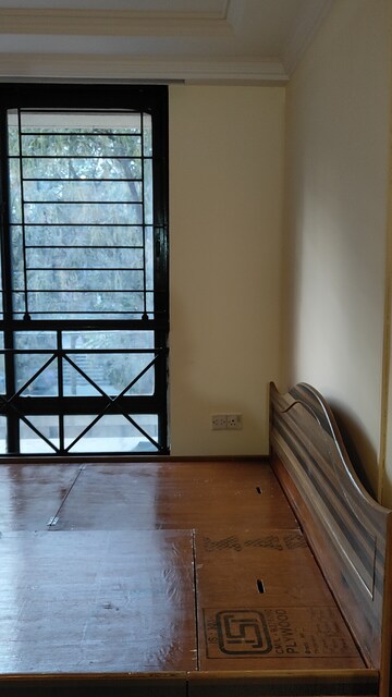 Room in 1 BHK Apartment at Hiranandani Estate, Ghodbunder Road – for Rent