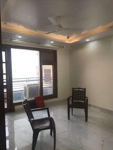 Living Room in 5 BHK Builder Floor at Sector 27 – for Rent