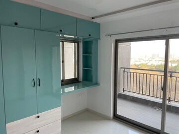 Room in 3 BHK Apartment at Frontline Seven, Kokapet – for Rent