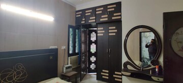 Room in 2 BHK Apartment at Rohini Sector 9 – for Rent