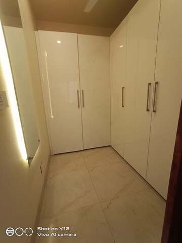Room in 3 BHK Builder Floor at Greater Kailash I – for Rent