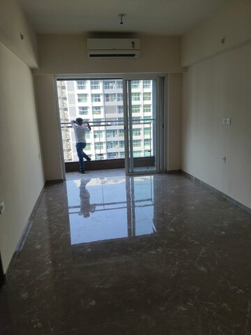 2 BHK Apartment For Rent in LnT Veridian, Powai