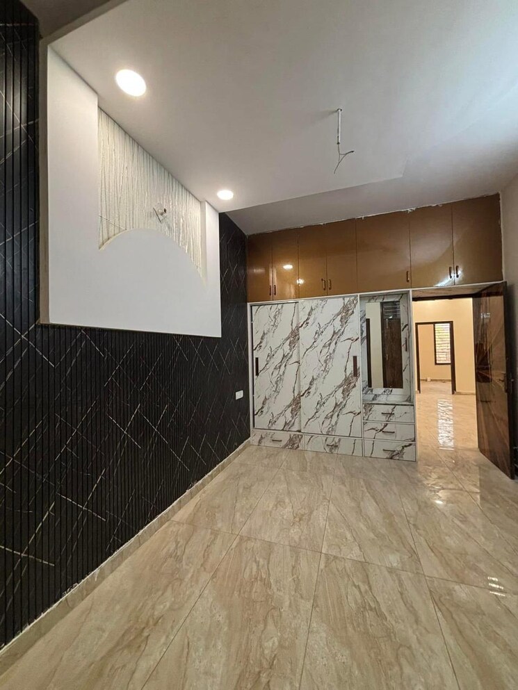 Room, peer mucchalla 3 Bedroom 1200 Sq.Ft. Builder Floor In Peer Mucchalla Zirakpur 8163864