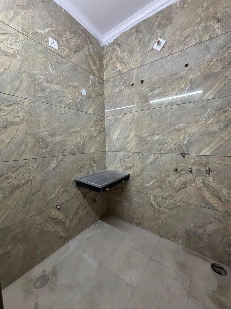 Bathroom, peer mucchalla 3 Bedroom 1200 Sq.Ft. Builder Floor In Peer Mucchalla Zirakpur 8163864