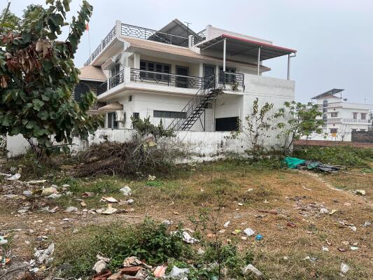 Plot For Sale in Jakhan