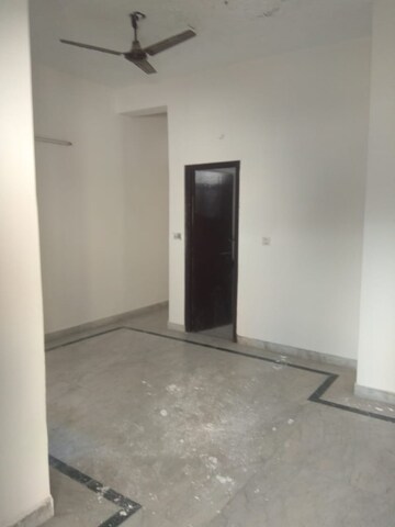 Room in 3 BHK Villa at Gail Society, Pi Greater Noida – for Rent