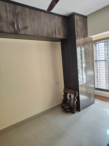 Room in 1 BHK Apartment at Krishna CHS Malad West, Malad West – for Rent