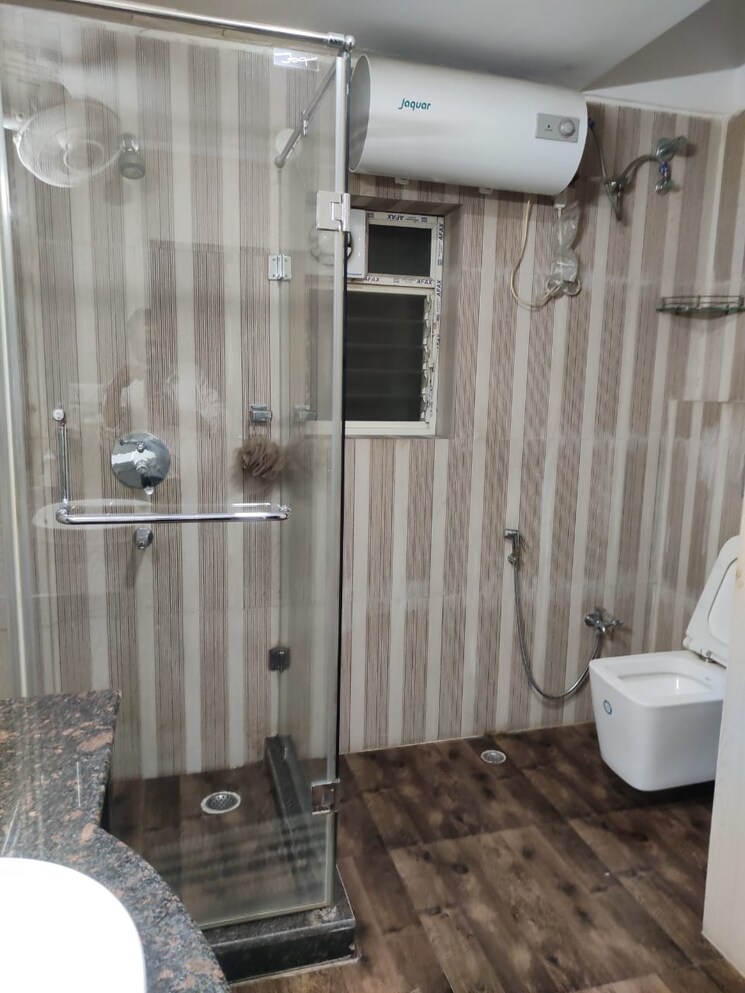 Bathroom, jatin das road 4 Bedroom 2700 Sq.Ft. Builder Floor In Jatin Das Road Kolkata 8163926