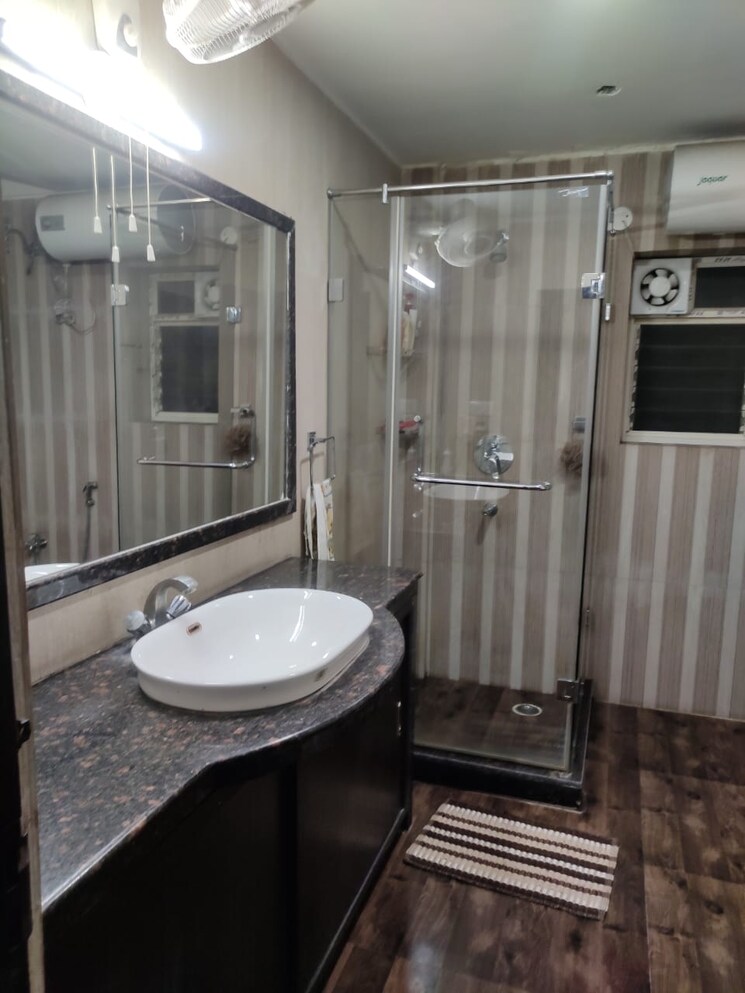 Bathroom, jatin das road 4 Bedroom 2700 Sq.Ft. Builder Floor In Jatin Das Road Kolkata 8163926