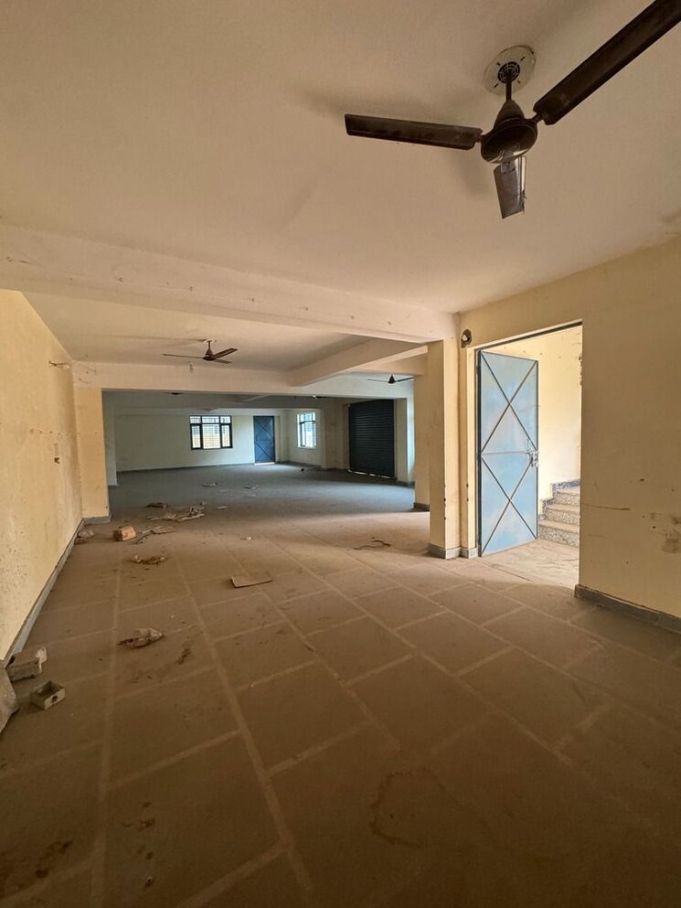  Parking, durga-industrial-park Commercial Warehouse 1200 Sq.Yd. In Site 4 Sahibabad Ghaziabad 8163994