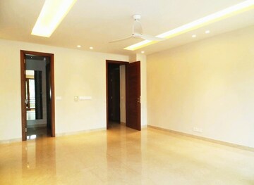 Room in 3 BHK Builder Floor at Hauz Khas Enclave – for Rent