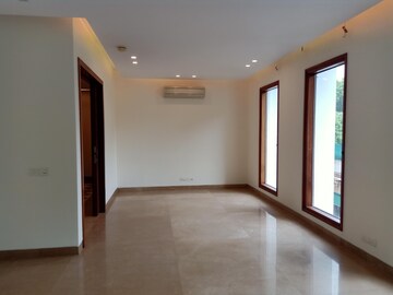 Room in 4 BHK Builder Floor at Hauz Khas Enclave – for Rent