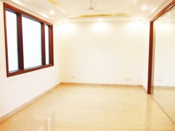Room in 4 BHK Builder Floor at Hauz Khas Enclave – for Rent