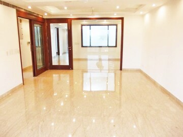 Room in 4 BHK Builder Floor at Hauz Khas Enclave – for Rent