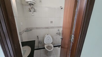 Bathroom in 3 BHK Builder Floor at Unitech South City II, Sector 50 – for Rent