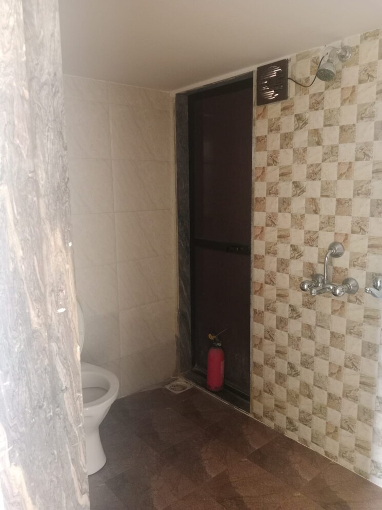 Bathroom, pride-residency-anand-nagar 2 Bedroom 620 Sq.Ft. Apartment In Anand Nagar Thane 8164030