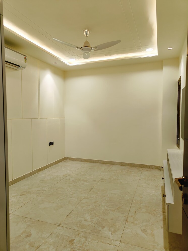 Room, sector 56 3 Bedroom 1800 Sq.Ft. Apartment In Sector 56 Gurgaon 8164044