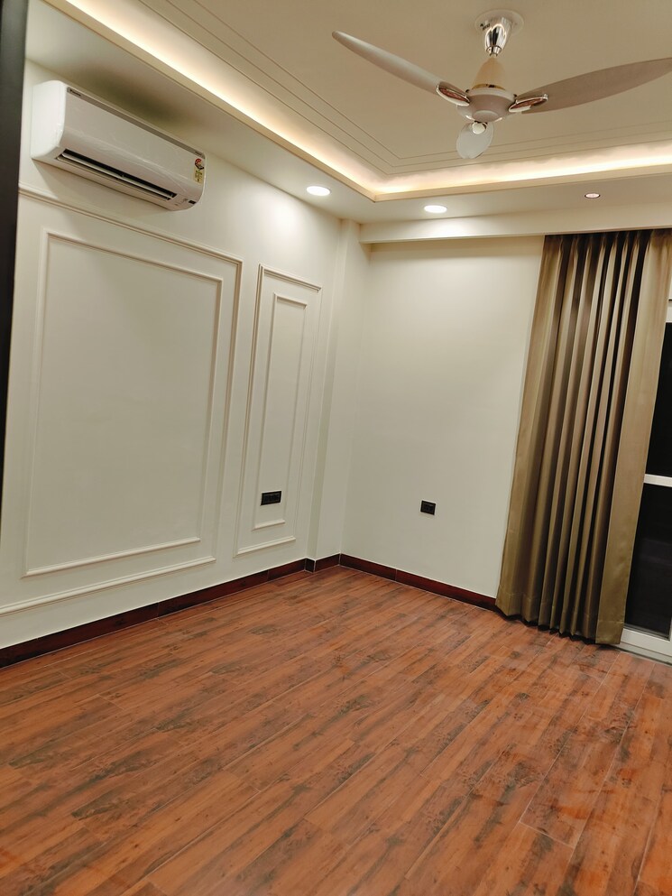 Room, sector 56 3 Bedroom 1800 Sq.Ft. Apartment In Sector 56 Gurgaon 8164044