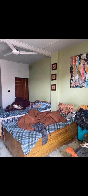 Bedroom in 1 RK Builder Floor at Kanha Apartments Indirapuram, Shakti Khand 2 – for Rent