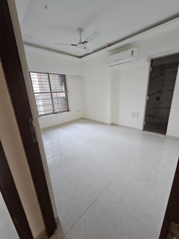 Room in 4 BHK Apartment at K Raheja Vihar, Powai – for Sale