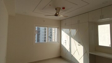 Room in 3 BHK Apartment at INDIS Viva City, Kondapur – for Rent