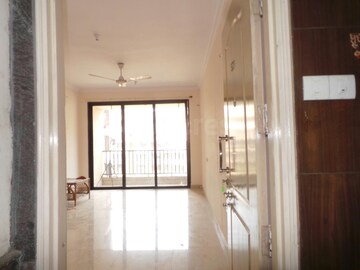 Room in 2 BHK Apartment at Satellite Tower, Goregaon East – for Rent