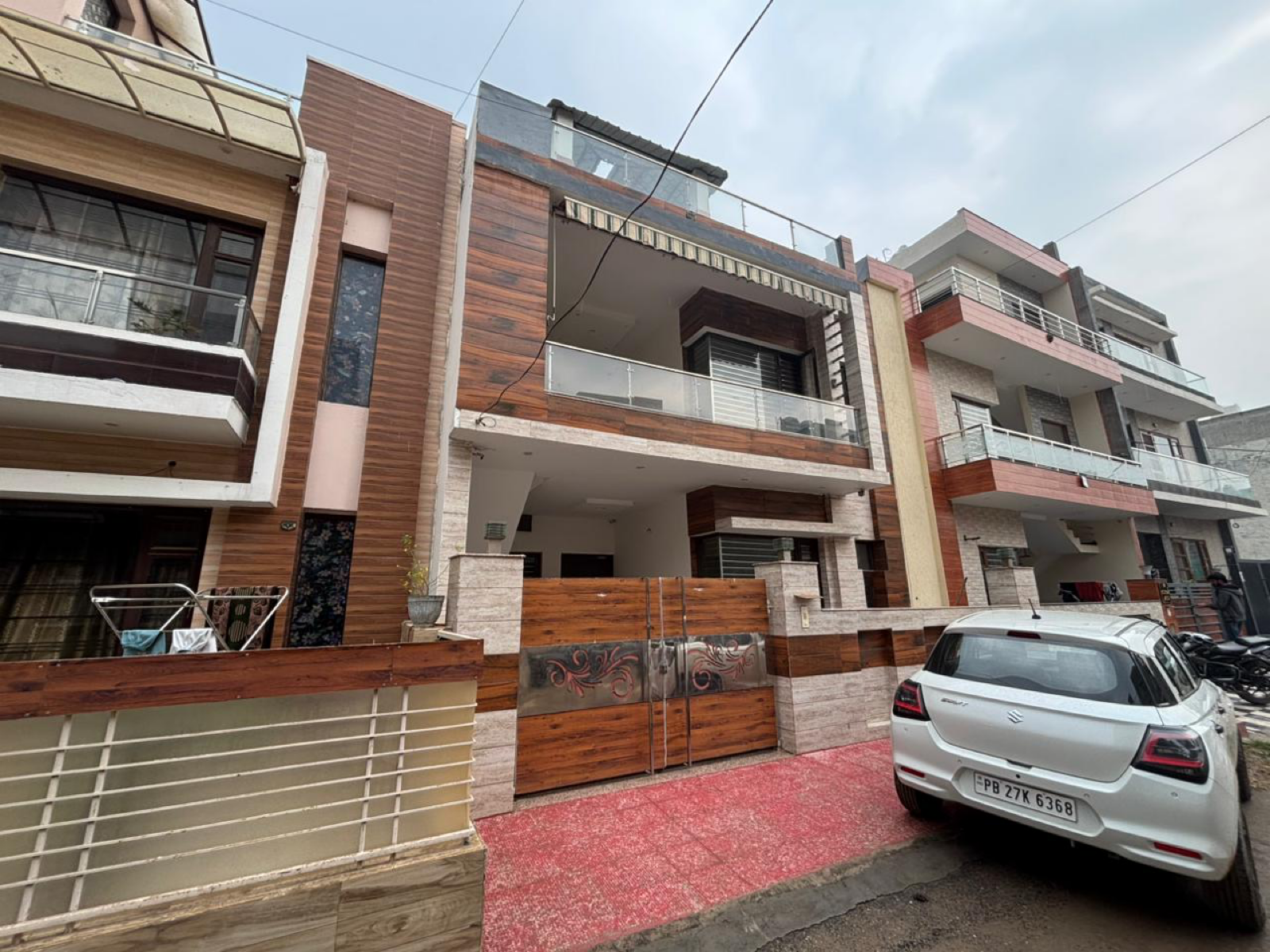 4 BHK + Pooja Room,Servant Room,Study Room,Extra Room Independent House For Sale in Western Home