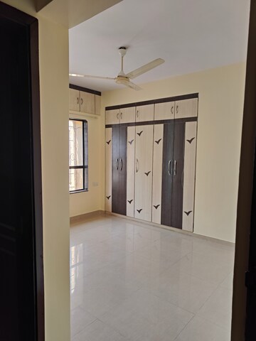 Room in 1 BHK Apartment at Lokpuram CHS, Vasant Vihar – for Rent